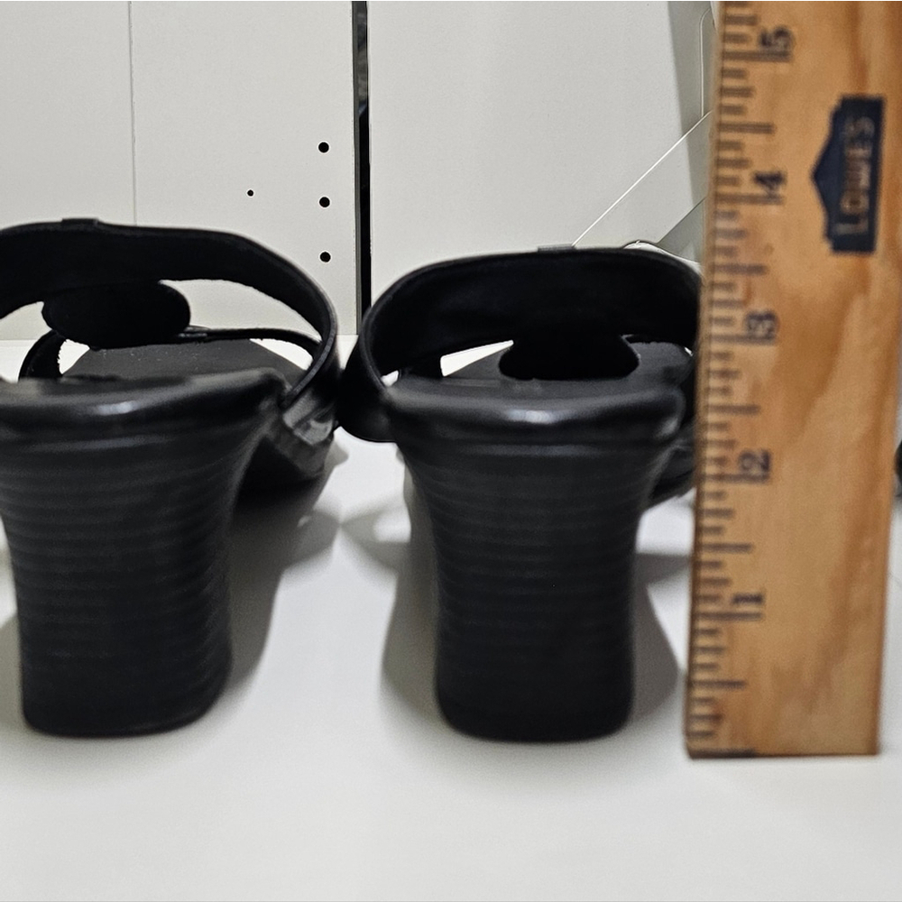 Jasmin Black Sandals with Gold Details Size 10; 2.5 In Heel - Picture 4 of 5